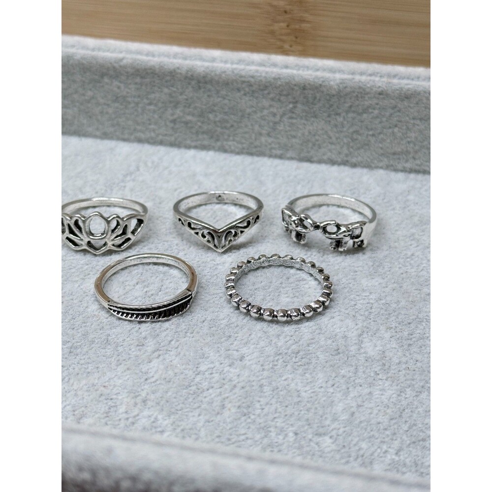 5pc Silver Tone Ring Bundle Size 8 Mixed Designs Stackable Fashion Rings